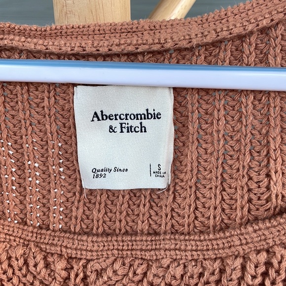 Abercrombie & Fitch Sweater (Size: Small) - Picture 2 of 4